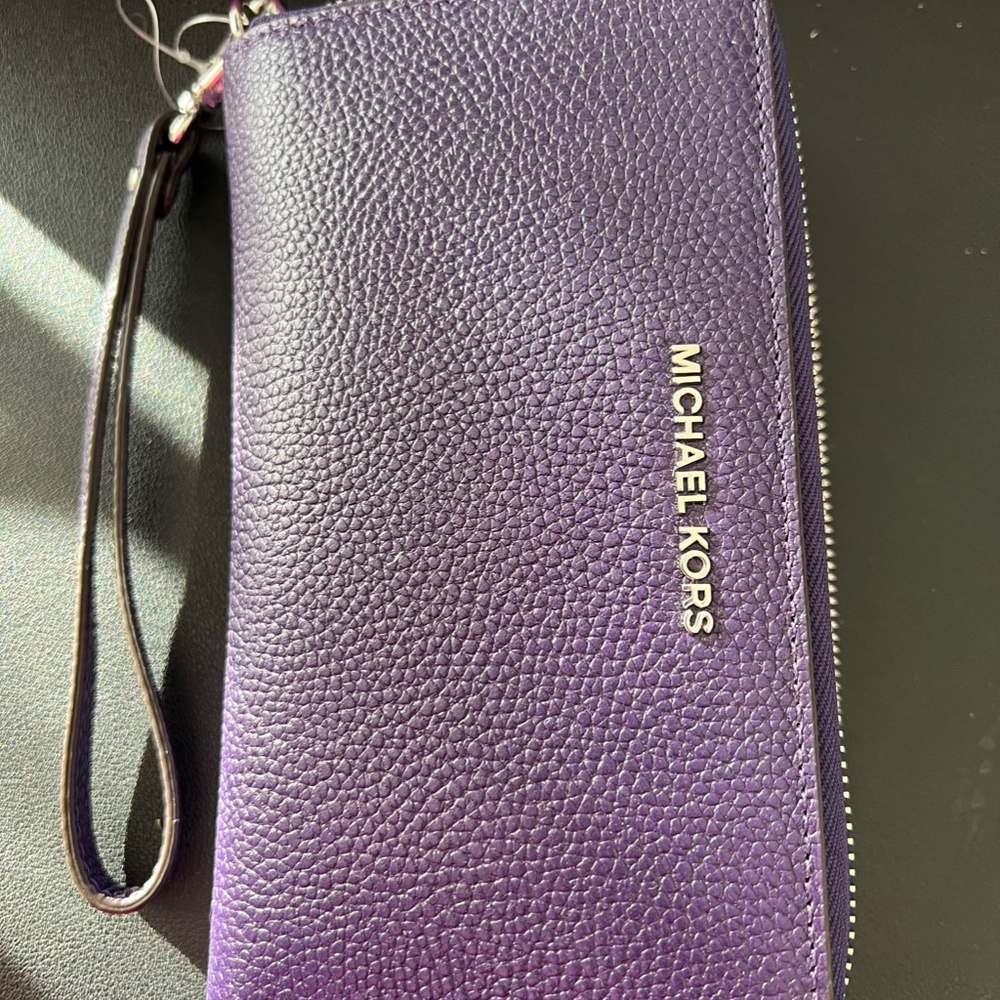 Michael Kors Smartphone Ladies Large Iris (Purple) Leather Wristlet